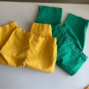 Isaac Mizrahi crop Capri bundle of 2 pairs